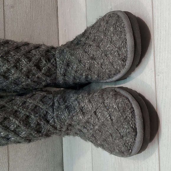 Ugg Australia Women 3066 Sweater Cardi 3 Button Boots shoes sz 7 - Picture 5 of 13